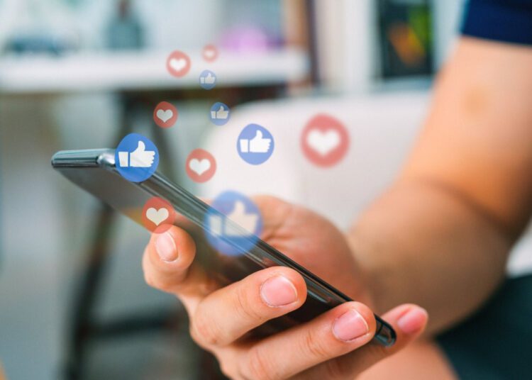 सोशल मीडियो पर ऐसे करें Parody Account की पहचान- Parody Account