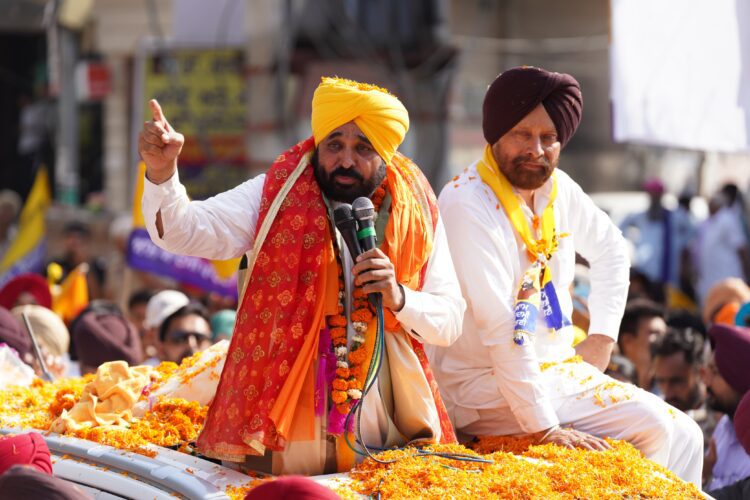 Bhagwant Mann ने फिरोजपुर से आप उम्मीदवार जगदीप सिंह काका बराड़ के पक्ष में किया रोड शो 1 भगवंत मान