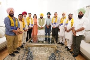 अकाली दल और बीजेपी को बड़ा झटका, मोगा में 'आप' हुई मजबूत