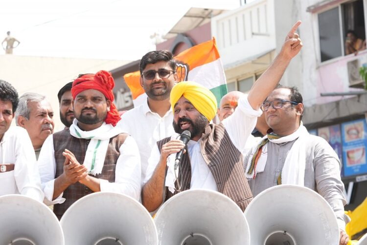 गुजरात के भरुच में भगवंत मान की 'जन आशीर्वाद यात्रा' में उमड़ा जनसैलाब 1 भगवंत मान