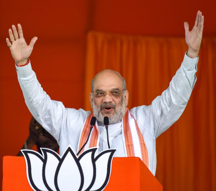 गुजरात दौरे पर Amit Shah