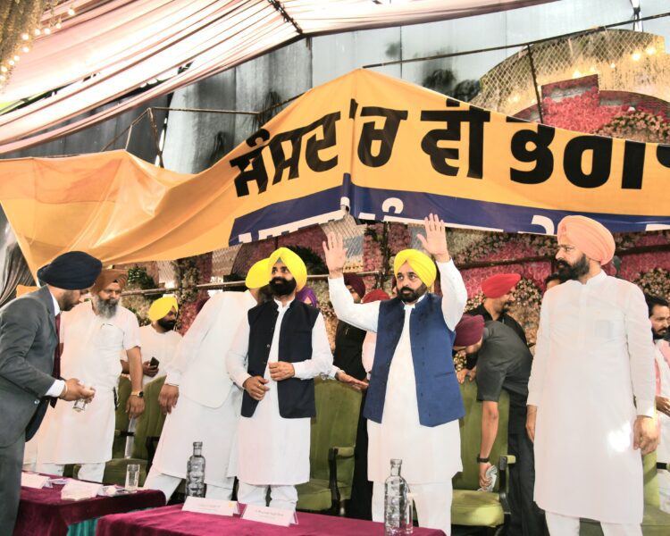 भारी बारिश और तूफान के बावजूद भगवंत मान ने श्री फतेहगढ़ साहिब में जनसभा को किया संबोधित 1 Bhagwant Mann