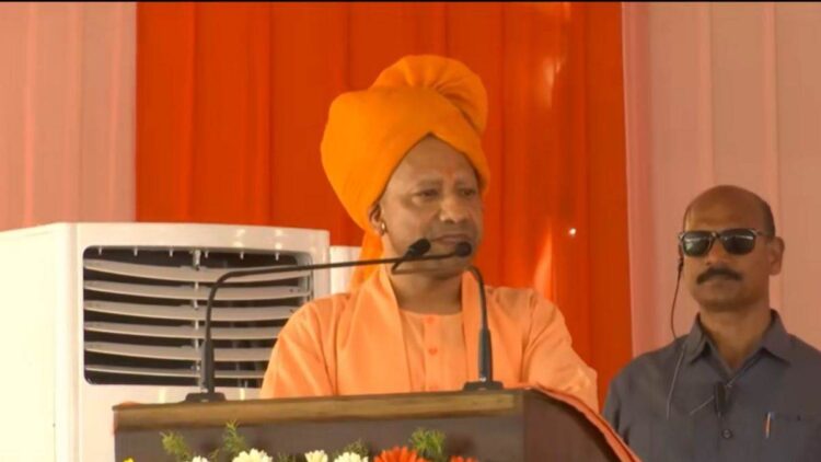 CM योगी की माफियाओं को दो टूक, कहा- बेटी व व्यापारियों की सुरक्षा से खिलवाड़ करने वाले जाएंगे जहन्नुम