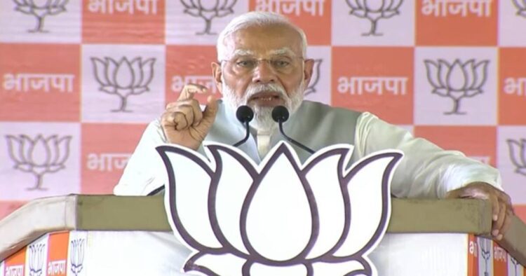 सोनिया-राहुल पर PM ने चलाए बयानों के बाण, बोले-एक में चुनाव लड़ने की हिम्मत नहीं, 1 सोनिया-राहुल पर PM ने चलाए बयानों के बाण, बोले-एक में चुनाव लड़ने की हिम्मत नहीं,