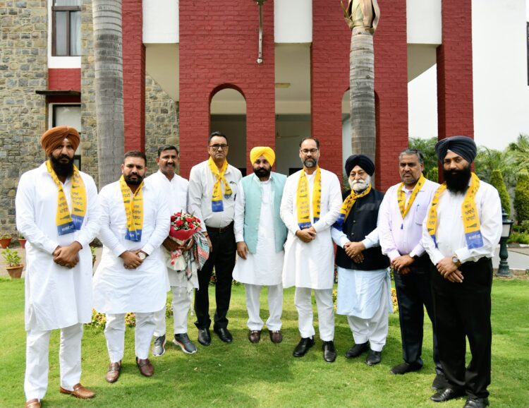 दोआबा में आम आदमी पार्टी हुई और मजबूत, बड़ा दलित नेता और पूर्व विधायक आप में शामिल 1 aap join