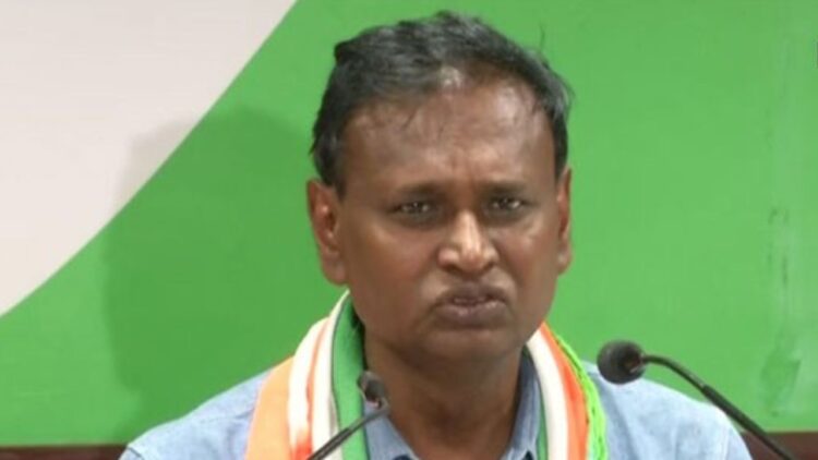 याद रखना मेरी बात... अरविंदर सिंह लवली के इस्तीफे पर बिफरे उदित राज 1 याद रखना मेरी बात… अरविंदर सिंह लवली के इस्तीफे पर बिफरे उदित राज