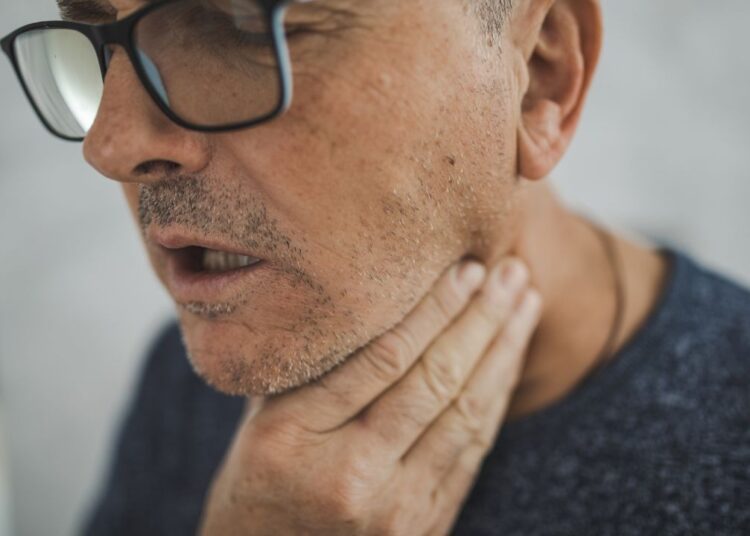 गले में दर्द