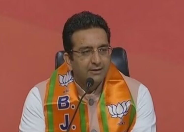 कर्नाटक में कांग्रेस नेता की बेटी की हत्या लव जिहाद… BJP ने सिद्दारमैया सरकार पर उठाए सवाल