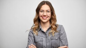 चश्मे के कारण पड़ने लगते हैं नाक पर निशान, तो ऐसे पाएं इससे छुटकारा