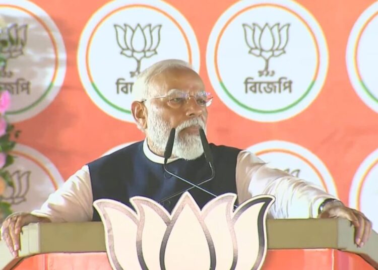 TMC ने रामनवमी उत्सव रोकने की कोशिश की… PM मोदी का ममता पर हमला