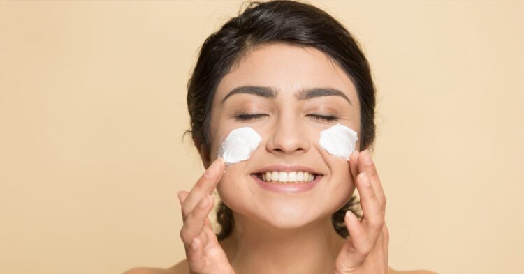 Facial ट्रीटमेंट के बाद भूलकर भी न करें ये काम, खराब हो सकती है Skin,