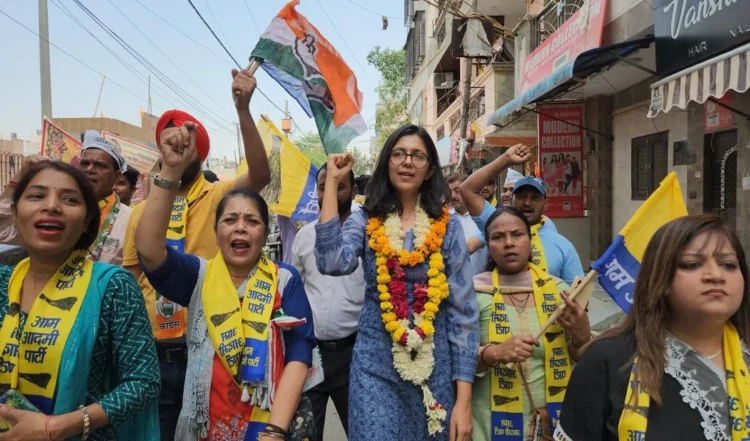 Swati Maliwal ने पूर्वी दिल्ली से AAP के लोकसभा उम्मीदवार के लिए किया प्रचार 1 Swati Maliwal