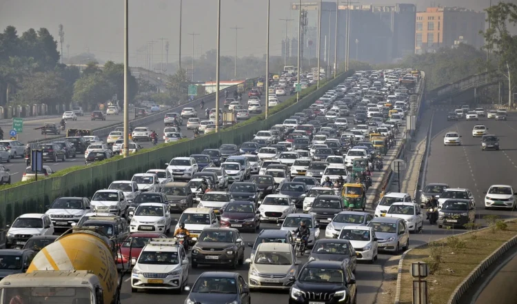 दिल्ली में आज है IPL Match, Traffic Advisory हुई जारी, इन रास्तों पर ना जाएं, होगी परेशानी 1 दिल्ली में आज है IPL Match, Traffic Advisory हुई जारी, इन रास्तों पर ना जाएं, होगी परेशानी