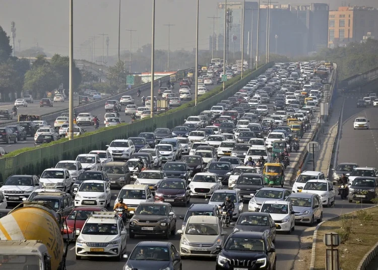 दिल्ली में आज है IPL Match, Traffic Advisory हुई जारी, इन रास्तों पर ना जाएं, होगी परेशानी