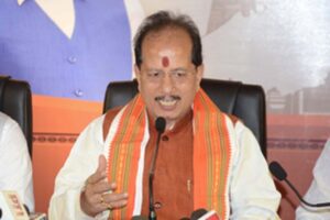 लालू प्रसाद के परिवार की जमींदारी इस चुनाव में समाप्त हो जाएगी : विजय सिन्हा