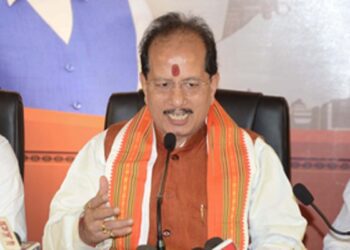 लालू प्रसाद के परिवार की जमींदारी इस चुनाव में समाप्त हो जाएगी : विजय सिन्हा