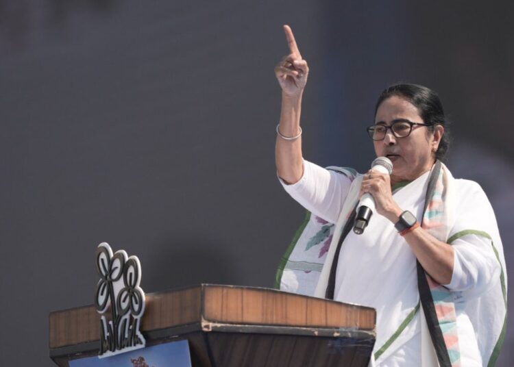 आप जहरीले सांप पर भरोसा कर सकते हैं, BJP पर नहीं... कूचबिहार रैली में बोलीं ममता बनर्जी