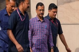 क्या केजरीवाल को मिलेगी राहत? गिरफ्तारी के खिलाफ याचिका पर SC सोमवार को करेगा सुनवाई