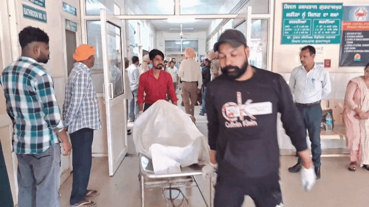 गुरदासपुर में सीवरेज साफ करते दिमाग को चढ़ी गैस,1 की हुई मौत, 2 की हालत गंभीर