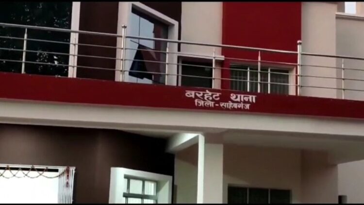 गैंगरेप हुआ है बेटी के साथ....कॉल के बाद निकली, फिर लौटकर लगा ली फांसी