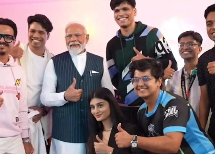 देश के टॉप गेमर्स के साथ पीएम मोदी की मुलाकात, पूछा- ग्लोबल वार्मिंग और स्वच्छ भारत के लिए बना गेम कैसा रहेगा?