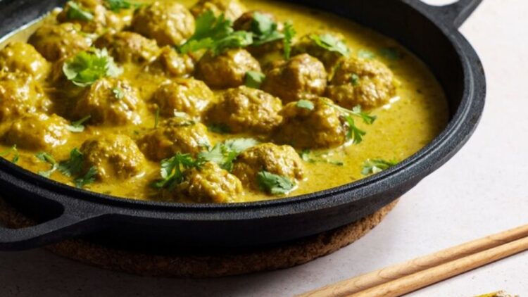 नवरात्रि में बिना लहसुन प्याज के बनाना है खाना, तो ये स्वादिष्ट सब्जियां बनाएं 1 वो पांच चीजें जो बिना लहसुन प्याज बन सकती हैं टेस्टी