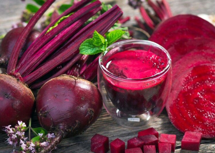 रोजाना चुकंदर का करें सेवन, मिलेंगे ये बेहतरीन स्वास्थ्य लाभ,बीमारियां रहेंगी दूर