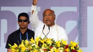 ‘गांधी परिवार को गाली देने के अलावा मोदी के पास कोई काम नहीं’, मल्लिकार्जुन खरगे का हमला