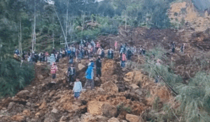 लैंडस्लाइड ने इस देश में मचाई तबाही…100 से अधिक लोगों की हुई मौत,