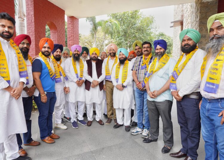 चंडीगढ़ में भी आम आदमी पार्टी हुई मजबूत, अकाली दल बादल को लगा बड़ा झटका! 1 आम आदमी पार्टी