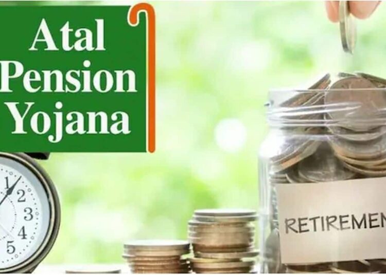 सिर्फ 210 रुपये महीने में जिंदगभर पाएं 60,000 रुपये पेंशन, अटल पेंशन योजना का उठाएं फायदा