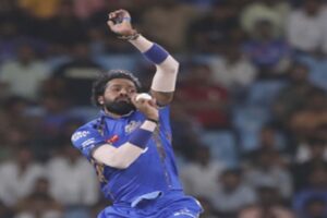 IPL 2024: MI के कप्तान हार्दिक पांड्या पर लगा 24 लाख रुपये का जुर्माना, टीम के बाकी खिलाड़ियों पर भी गिरी गाज