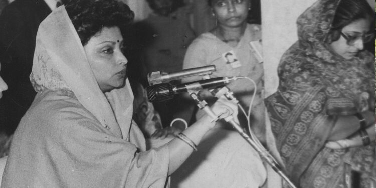 केंद्रीय मंत्री ज्योतिरादित्य सिंधिया की मां माधवी राजे का निधन 1 केंद्रीय मंत्री ज्योतिरादित्य सिंधिया की मां माधवी राजे का निधन