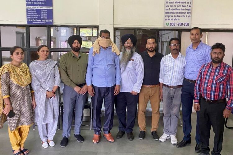 केस में से नाम निकालने के बदले रिश्वत लेता ए. एस. आई. काबू 1 रिश्वत