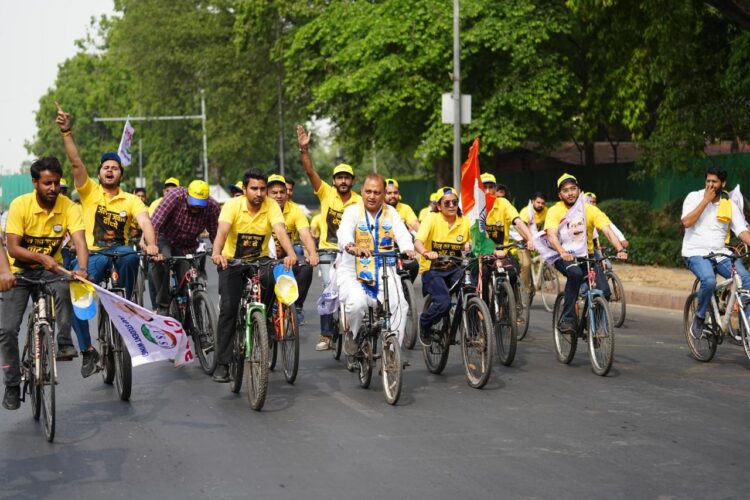 ‘‘आप’’ ने साइकिल रैली निकाल दिल्लीवालों से की तानाशाही के खिलाफ वोट करने की अपील 1 Somnath Bharti