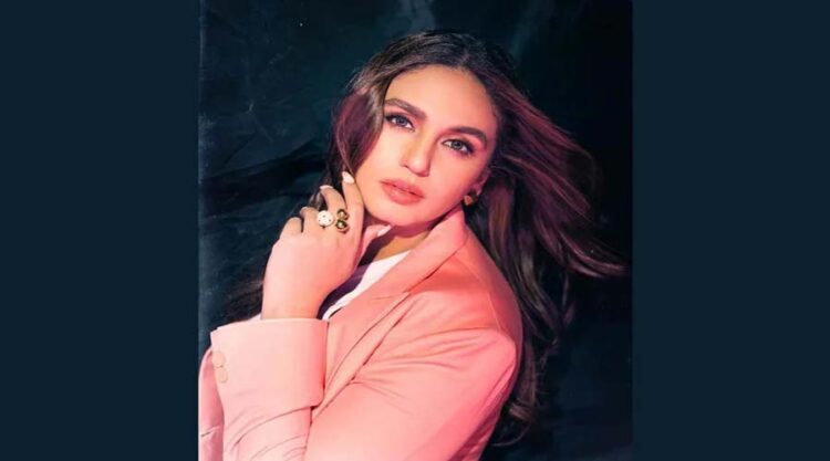 Huma Qureshi ने बताया, आखिर क्या चीज उन्हें नींद से वंचित होने पर खुशी देती है 1 Huma Qureshi ने बताया, आखिर क्या चीज उन्हें नींद से वंचित होने पर खुशी देती है