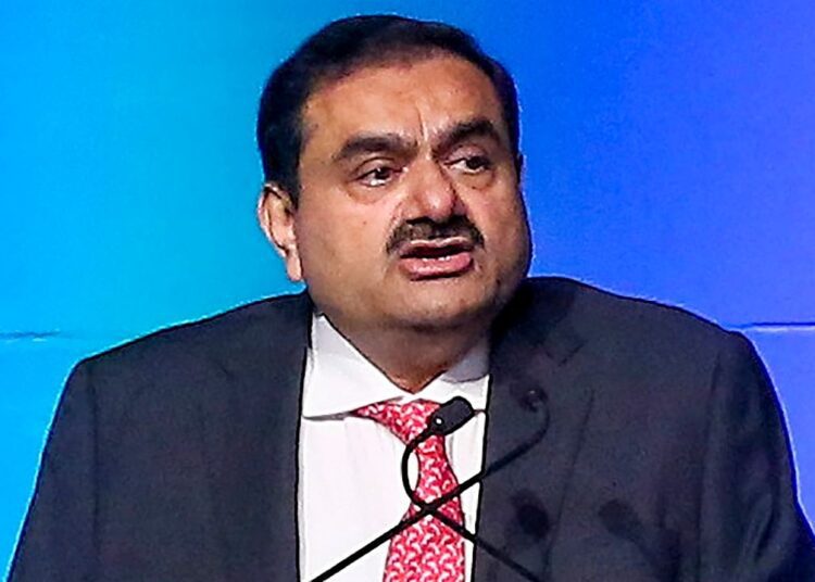 अडानी पर मेहरबान अमेरिकी दोस्त, अब 2000 करोड़ में हो सकती है ये डील