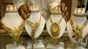 Gold price today, silver price today, MCX gold rates, gold price January 2025, BIS hallmark gold, gold HUID code, silver investment, gold and silver rates India, certified gold purchase, gold price drop, सोने की कीमत, चांदी की कीमत, मल्टी कमोडिटी एक्सचेंज, BIS certified gold benefits, gold market trends, सोना और चांदी निवेश।