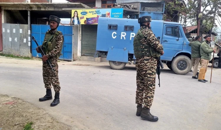 Jammu-Kashmir के बांदीपोरा में एक आतंकी ठिकाने का भंडाफोड़