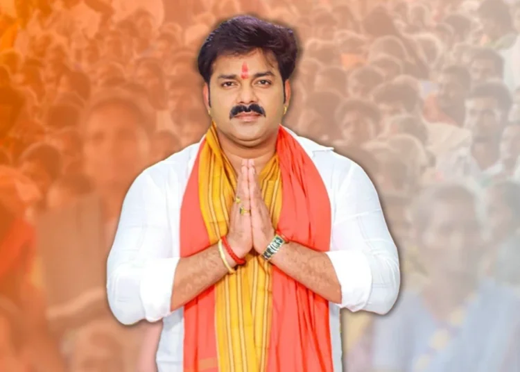 भोजपुरी अभिनेता Pawan Singh की मां ने भी काराकाट से भरा नामांकन