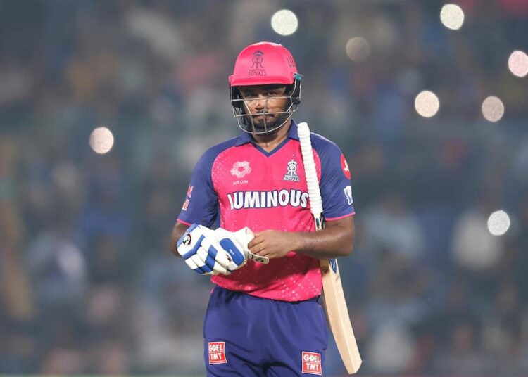 अंपायर से बहस करना सैमसन को पड़ा महंगा, BCCI ने ठोका जुर्माना