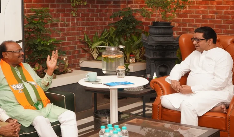 ठाकरे की राजनीतिक विरासत को लेकर असली लड़ाई, बीजेपी बार-बार क्यों राज के दरवाजे पर आई? 1 ठाकरे