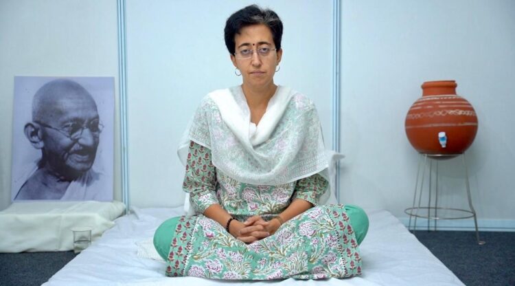 दिल्लीवालों को उनके हक़ का पानी दिलवाने के लिए जलमंत्री आतिशी का अनिश्चितकालीन अनशन चौथे दिन भी जारी 1 जलमंत्री आतिशी