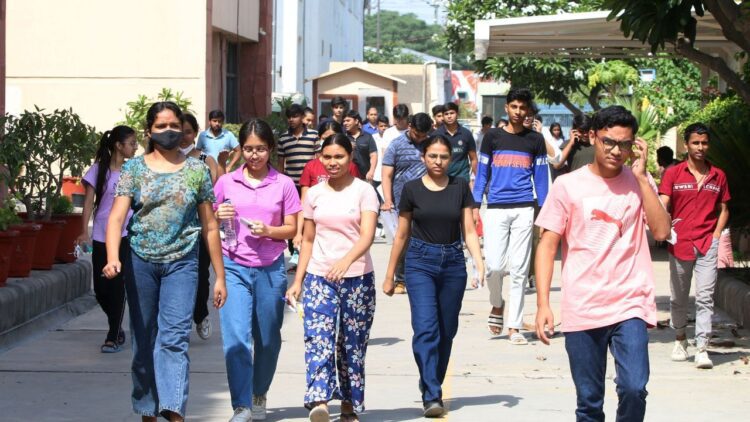 CBSE कंपार्टमेंट परीक्षा की डेटशीट जारी, जानें पूरा शेड्यूल 1 CBSE कंपार्टमेंट परीक्षा की डेटशीट जारी, जानें पूरा शेड्यूल