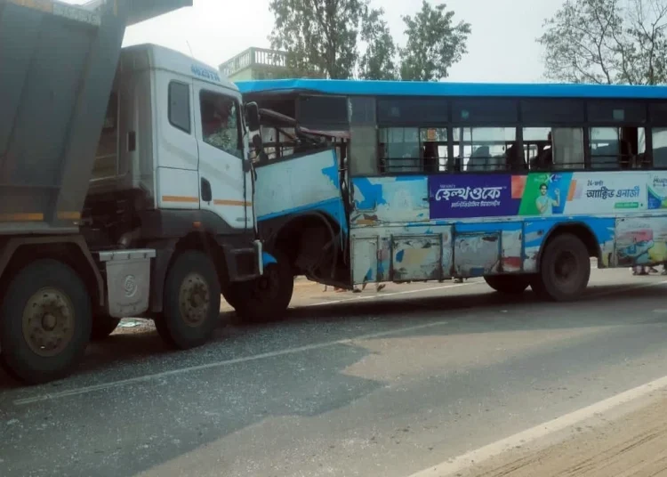 Prayagraj में डंपर की चपेट में आने से पांच लोगों की मौत