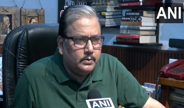 RSS और बीजेपी के बीच पद की लड़ाई चल रही, मनोज झा बोले-