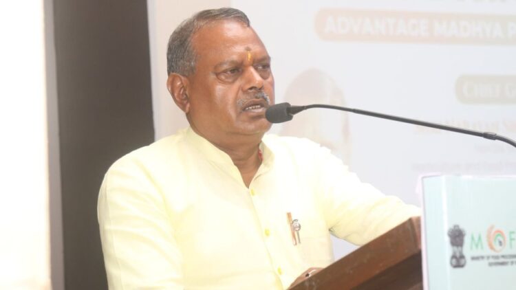 घर पर पिएं शराब, छूट जाएगी आदत…मंत्री की अजीबो गरीब सलाह