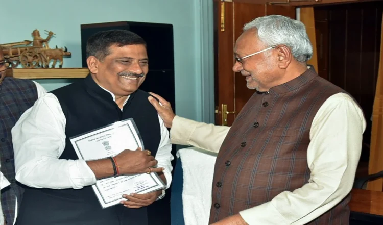 JDU की बैठक में नीतीश का बड़ा फैसला, संजय झा बनाए गए पार्टी के कार्यकारी राष्ट्रीय अध्यक्ष