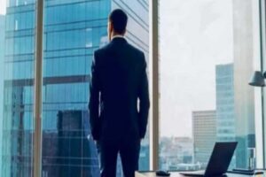 अमीरी-गरीबी की खाई अब भी बेहद चौड़ी,