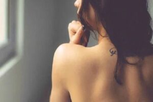 सावन में यहां बिना कपड़ों के रहती है महिलाएं, ये है खास परंपरा